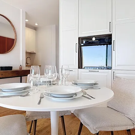 Seaview Promenade 2brs With Parking Apartment Nice