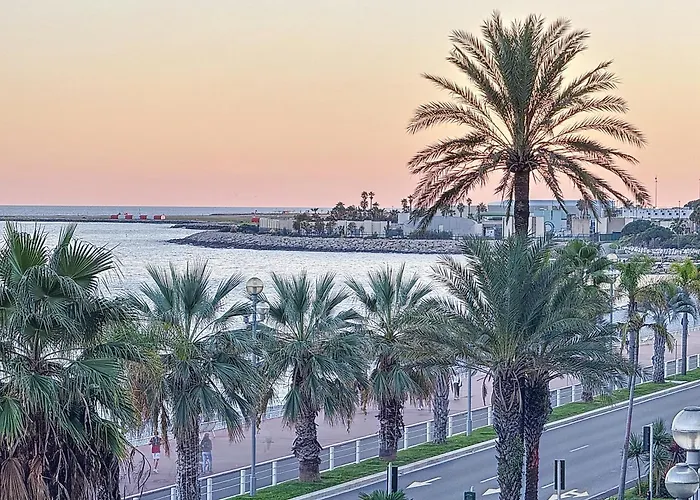 Seaview Promenade Des 2brs Parking Cars 1800 Kg Max شقة *